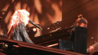 Jaqueline Govaert Going back home