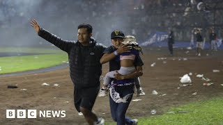 Größtes Massaker an Fußballfans der Weltgeschichte: Mehr als 174 Tote – unter den Opfern sind Kinder (Video)