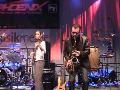 ROY LOUIS BAND * Never Gonna Give It Up