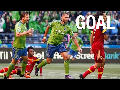GOAL: Clint Dempsey buries a rebound for his second goal of the match