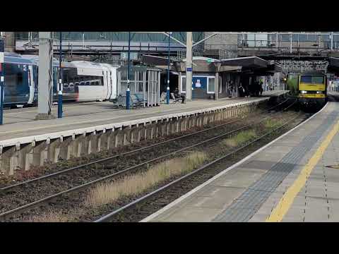 4M87 - FL90s - 90007 and 90043 bound for Basford Hall Freightliner