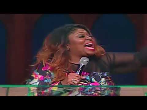 Kim Burrell: "Thank You Lord for Saving My Soul" [LIVE GOSPEL MUSIC]