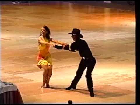 Gary McIntyre & Lisa Richardson - 2000 UCWDC Worlds Masters Showcase Division Two Step