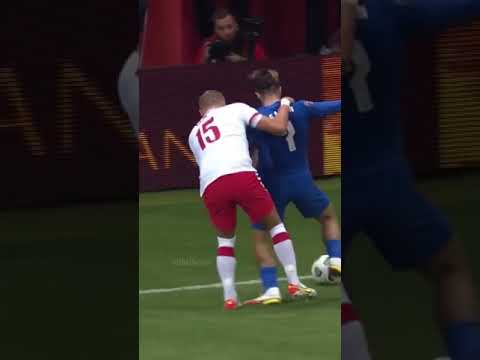 kamil glik vs jack grealish #shorts