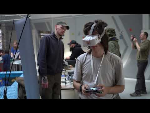 Более тысячи школьников примут участие в уникальном недельном мастер-классе по управлению БПЛА.