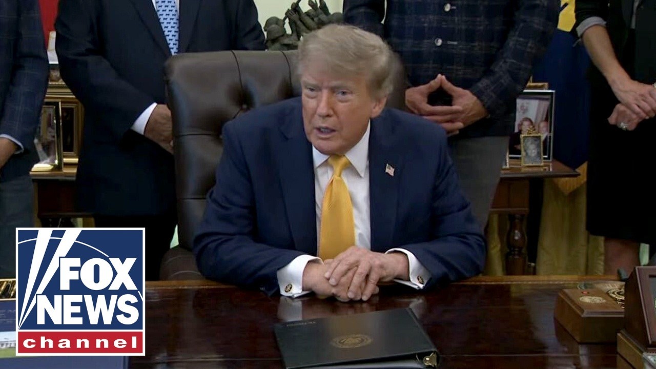 WATCH LIVE: Trump signs executive orders, talks Canada trade