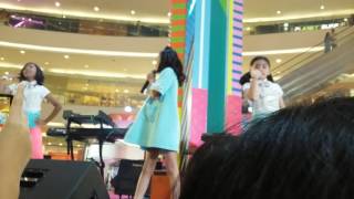 Naura jalan-jalan di senayan city😍😍