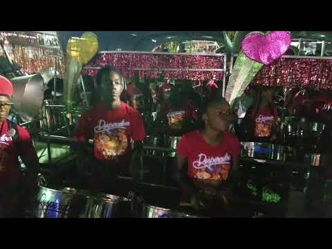 2018 Panorama Finals Large (on d track): Desperados (3rd place)