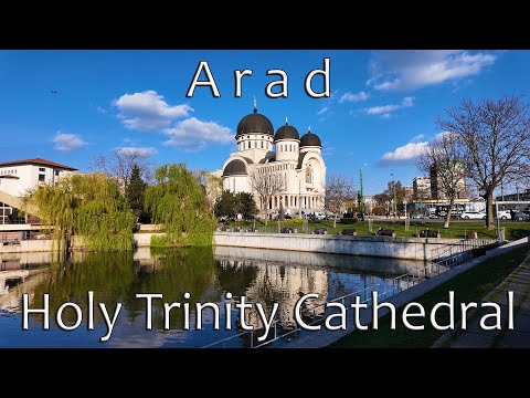 Arad, Romania. Catedrala „Sfânta Treime” scurta filmare.  Arad, "Holy Trinity" Cathedral short film.