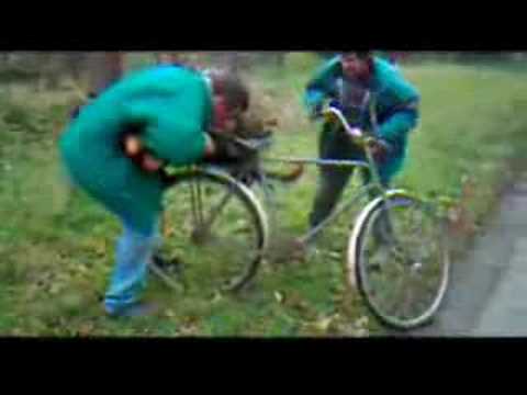 Dwa menele i jedno drzewo :D a raczej korzeń :PP