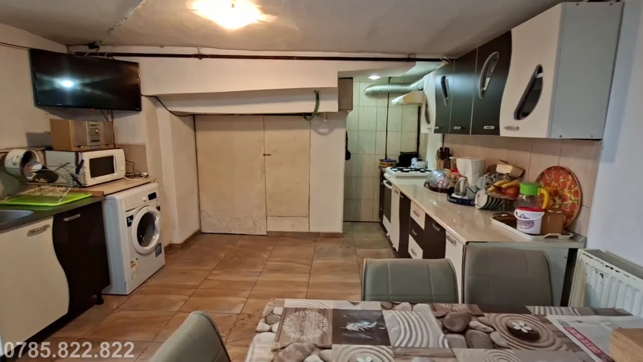 Casa de vanzare Vasile Aaron 3 camere si teren / curte comuna 1 vecin - Video