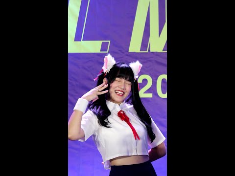 Shining Stars - " Nyanderful Life " (Iya focus)  IDOL MOSH PIT  @ DONKI Mall Thonglor