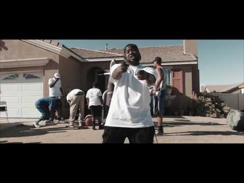 Young Fingaprint feat  Emacculent  - Chunk It Up