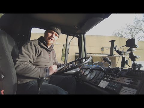 Unimog Camper E012 - Installing gadgets on the dash