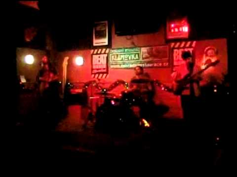 Man Ontheground - Slowly run