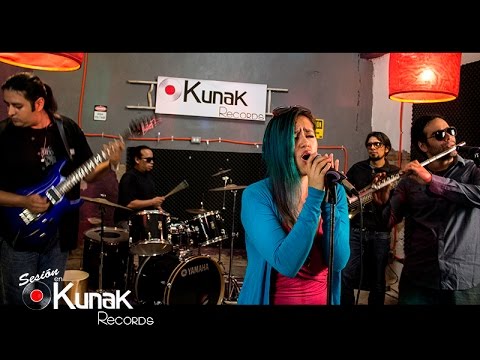 download lagu mp3 mp4 Electrica Luna, download lagu Electrica Luna gratis, unduh video klip Electrica Luna
