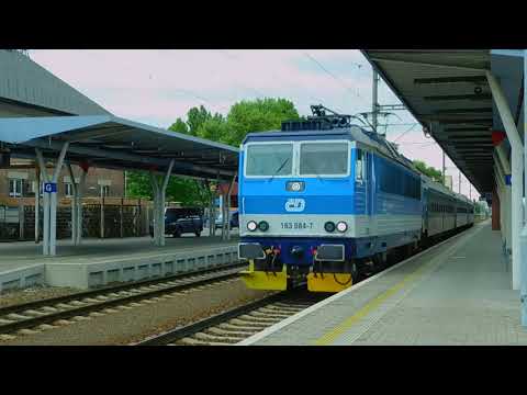 Lokomotiva 163.084 na osobním vlaku do Nezamyslic