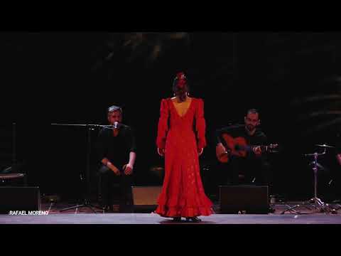 CARMEN MORENO: BAILAORA.   " Baile por alegrías"
