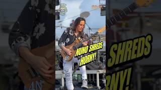🔥NUNO shreds HORNY! 😳🙌🎸🔥 #nunobettencourt #mrshred #masterofshred #monstersofrockcruise