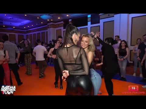 Gatica & Idaira - bachata social dance @BtoBBachataDanceFestival #gatica #idaira #gatica&melvin