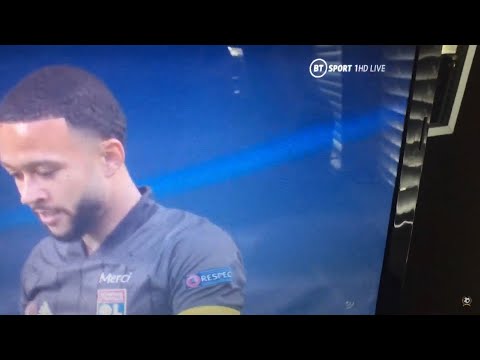 Memphis Depay almost scores Lyon vs Bayern Munich
