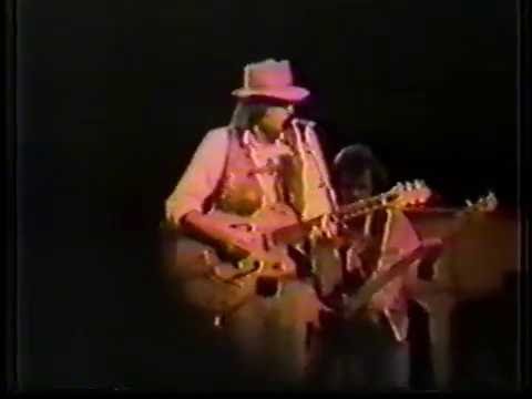 Neil Young w/ The International Harvesters - August 17, 1985 - Toronto, Canada