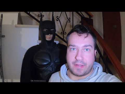 Finalmente Completo! Ecco L'armatura Ufficiale Di Batman Dal Film "  Il Cavaliere Oscuro " Esposta