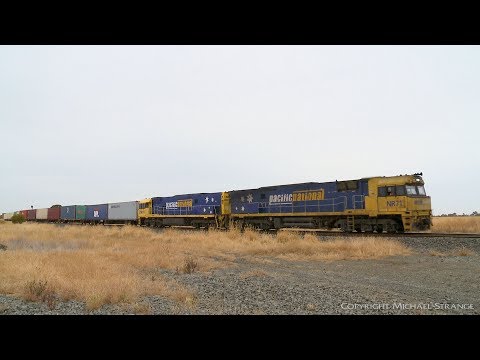 2MA5 Pacific National Container Freight  - PoathTV Australian Trains & Railways