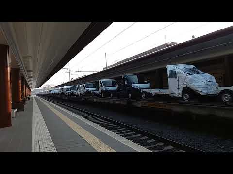 E.633.201 + saluto del Pdm sul MRI Fossacesia T. di S. - Tarvisio B. in transito a Riccione