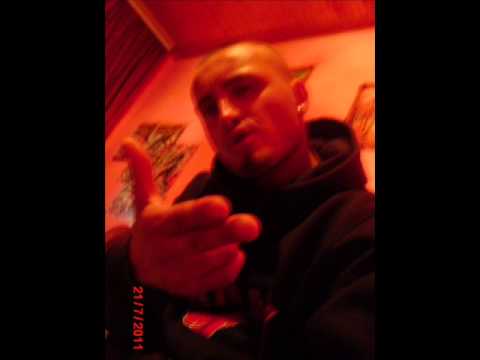 Enescobar  Auge auf die Straße