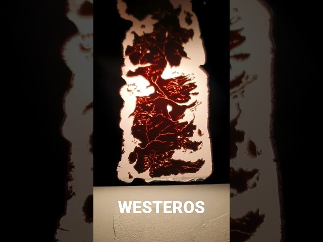 Vídeo relacionado con Grupo Erik Lampara Juego de Tronos, Casa del Dragon | Luz decorativa oficial de House of the Dragon | Regalo para fans de GOT y George R. R. Martin - Merchandising Oficial | Funciona con USB o Pilas