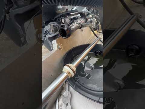 Seastar end cap and shaft removal.#yamaha #mechanic #seastar #hydraulicsteering #leak #fix #outboard