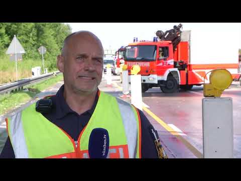 Unfall mit Gefahrguttransporter auf A99 sorgt zum Ferienbeginn für riesiges Chaos