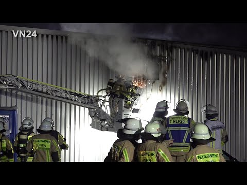 06.01.2022 - VN24 Lokal - Brand in einer Garagenanlage in Lünen