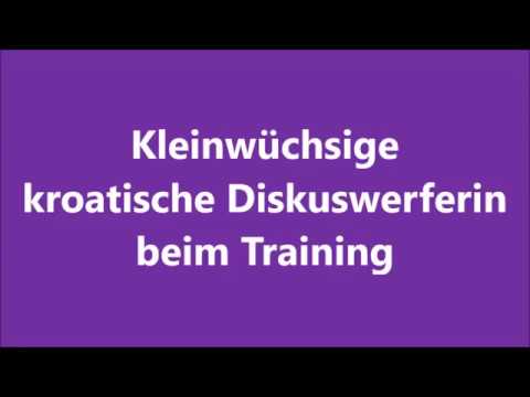 Kleinwüchsige Diskuswerferin