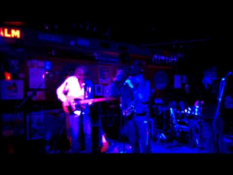 Livin blues Xperience. Black night