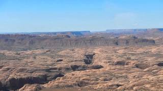 preview picture of video 'Helicopter Ride from Gateway Canyons to CanyonLands Airport'