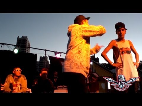 COQUEE vs DAN YELUS . 2° ronda . Rosario Freestyle Massacre 2013 .
