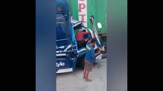 Download lagu detik' truk cabe laka mp3