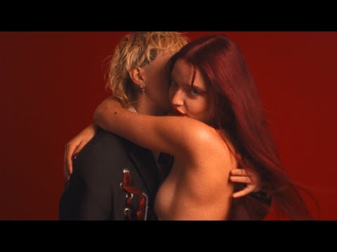 VANÈS - Cherry Red (Official Music Video)