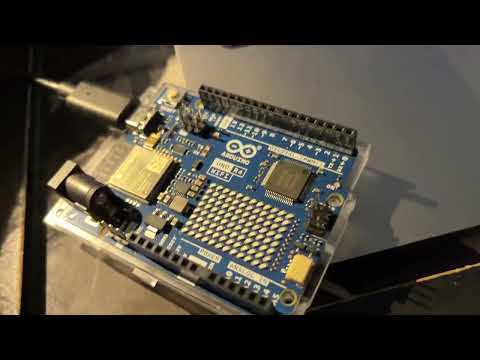 Arduino UNO R4 WIFI