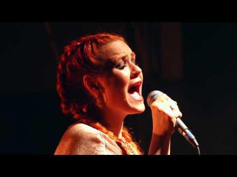 Guru Groove Foundation - Strong Enough - Studio Live