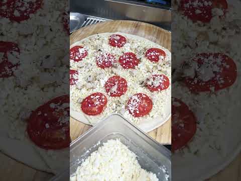 🍕😱The secret behind the  irresistible pizza you’ve ever seen!#fyp##viral#love