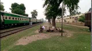 preview picture of video 'Pakistan Railways (Awam Express)'