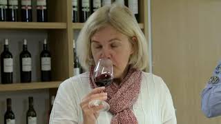YouTube: La Cour des Dames Pays d'Oc Pinot Noir