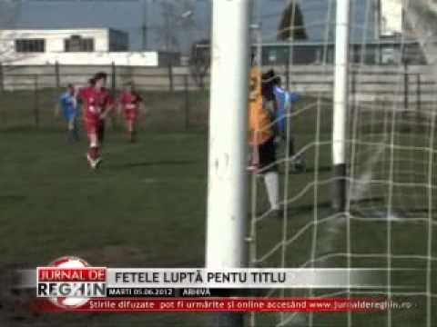 FETELE LUPTĂ PENTU TITLU