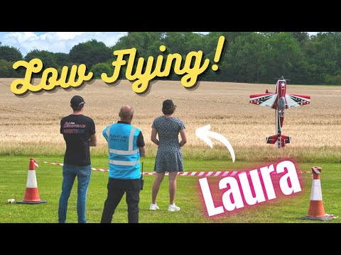 BEST FLIGHT OF THE SHOW ! LAURA | EXTREME FLIGHT EXTRA 300 v2 | Popham Model Show 2021