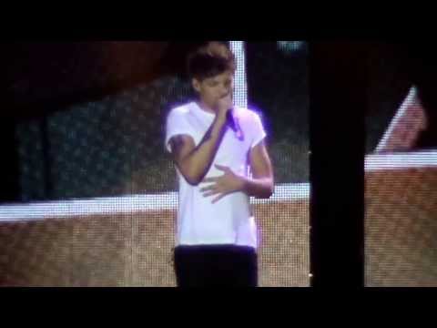 One Direction - Teenage Dirtbag (Live @ TMH Tour Antwerp, Belgium)