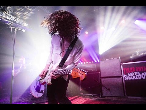 Tyler Bryant & The Shakedown - 