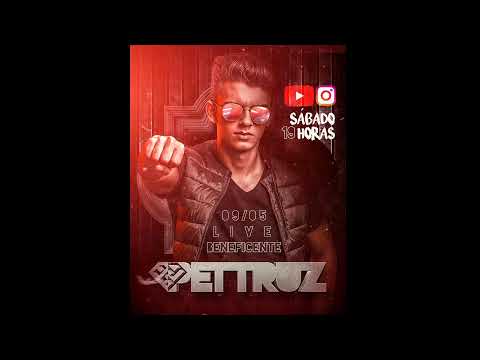 Pettruz in the house